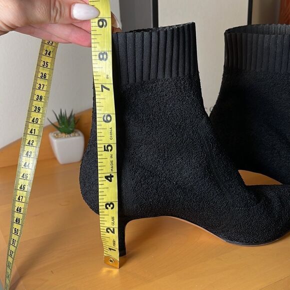 EUC Gianvito Rossi Black Stretch Textured Sock Boot Kitten Heel 39.5/9.5 - Picture 14 of 14
